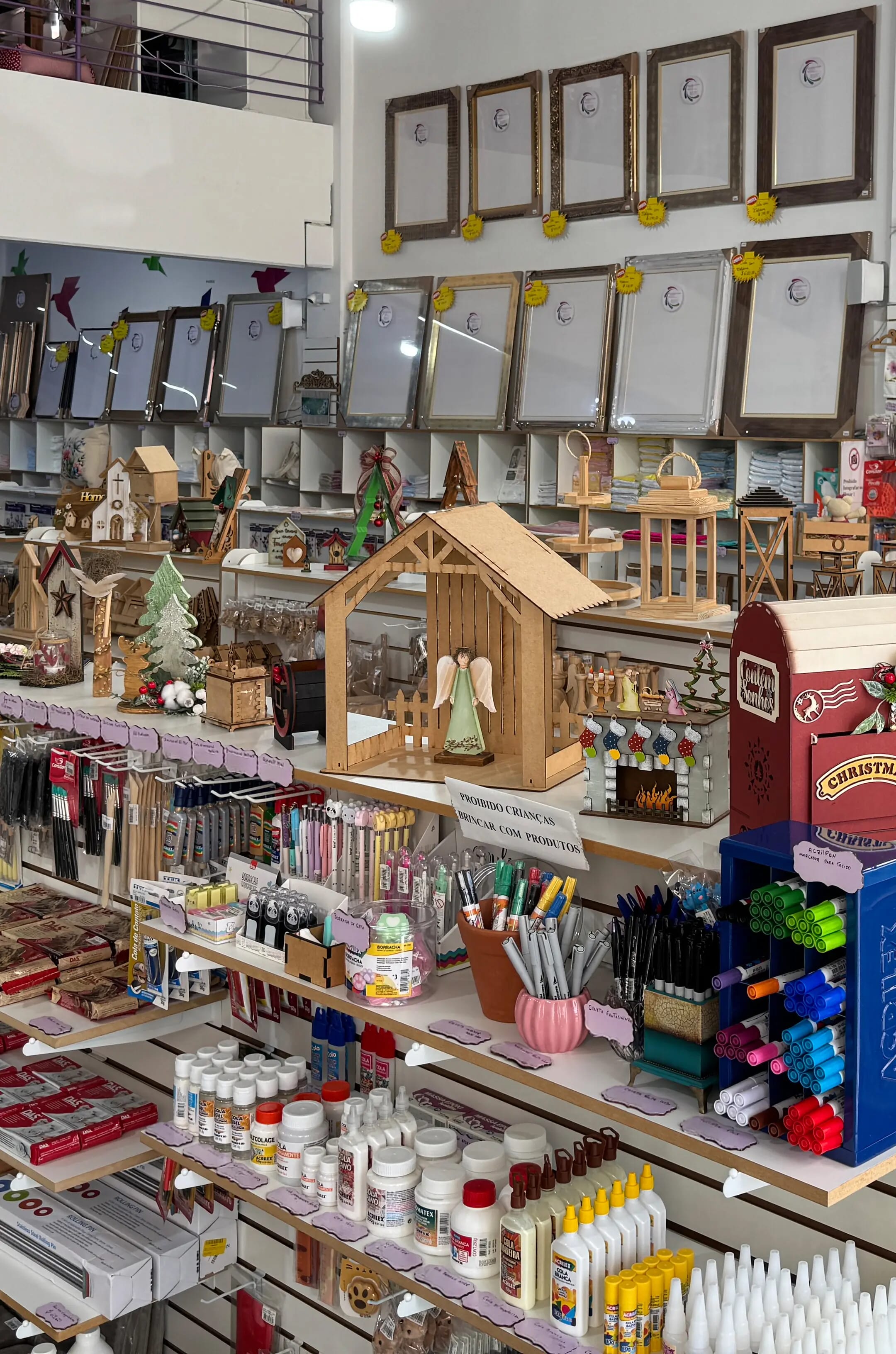Materiais de artesanato na loja Encantos e Cores